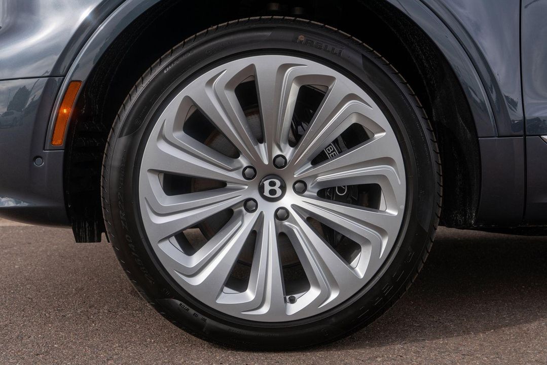 2025 Bentley Bentayga