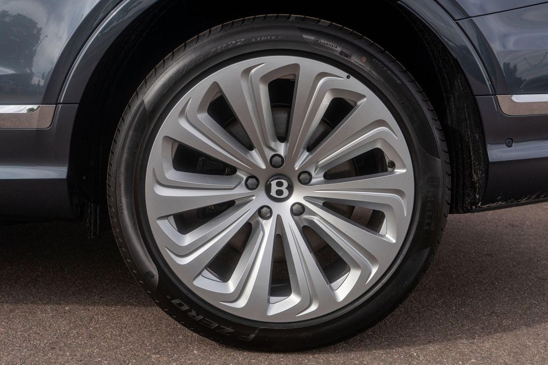 2025 Bentley Bentayga