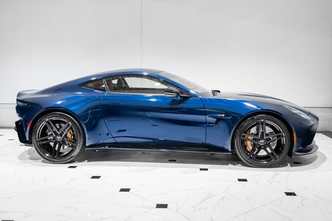 2026 Aston Martin VANTAGE