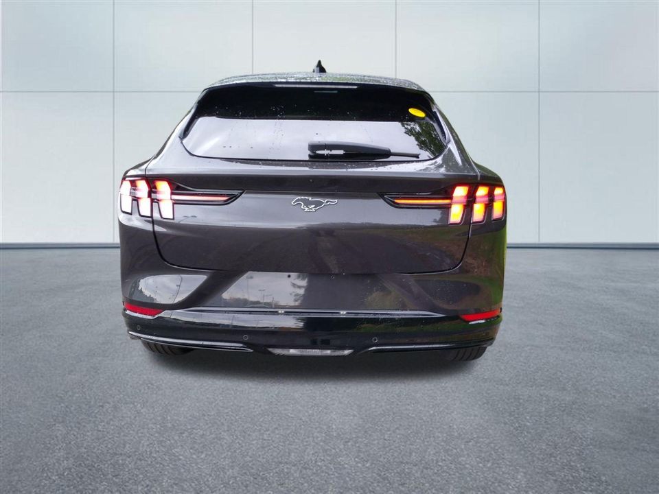 2022 Ford Mustang Mach-E