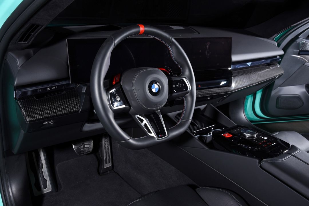 2025 BMW M5