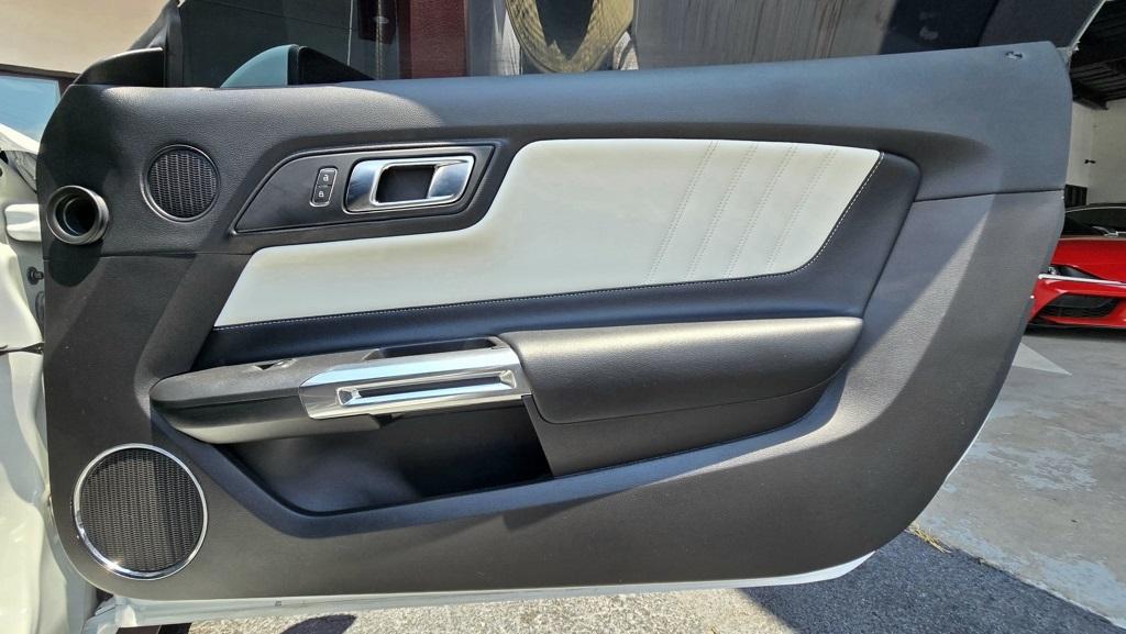 2022 Ford Mustang