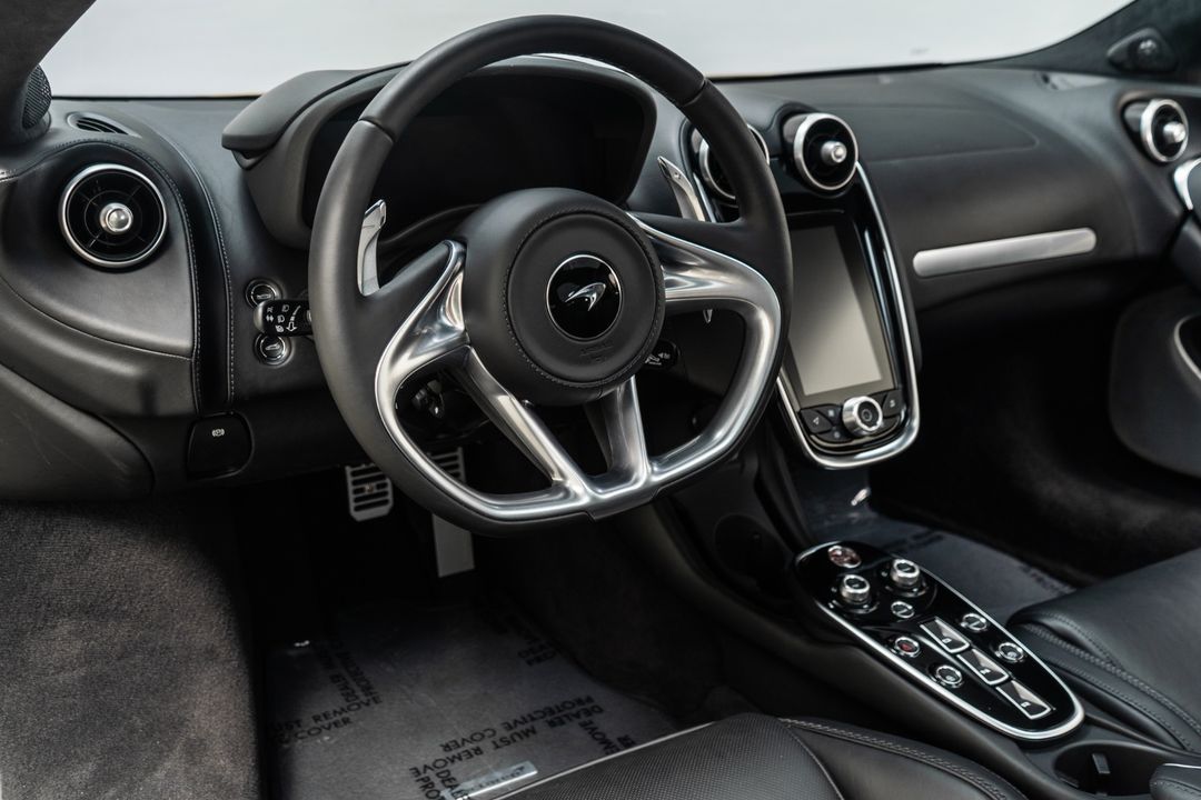 2023 McLaren GT
