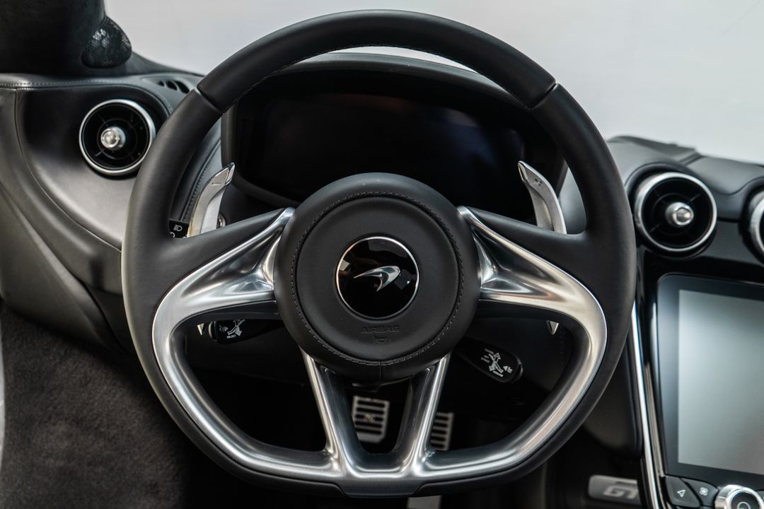 2023 McLaren GT