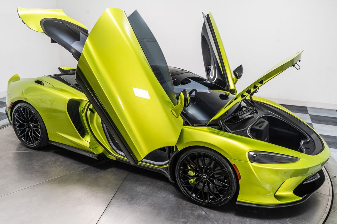 2023 McLaren GT