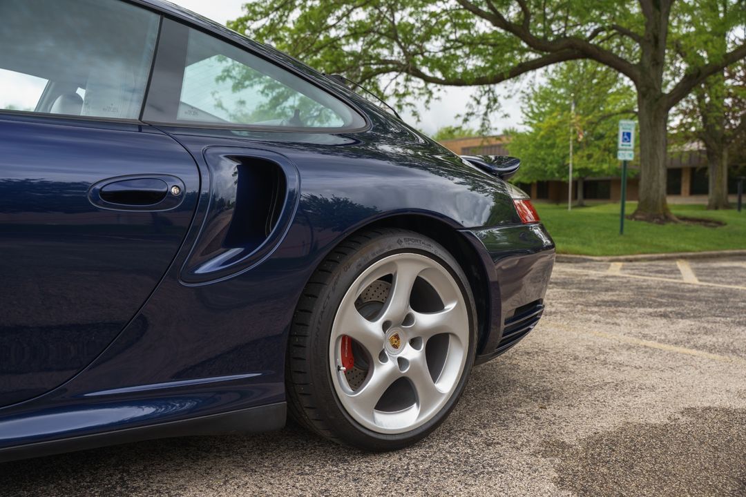 2001 PORSCHE 911