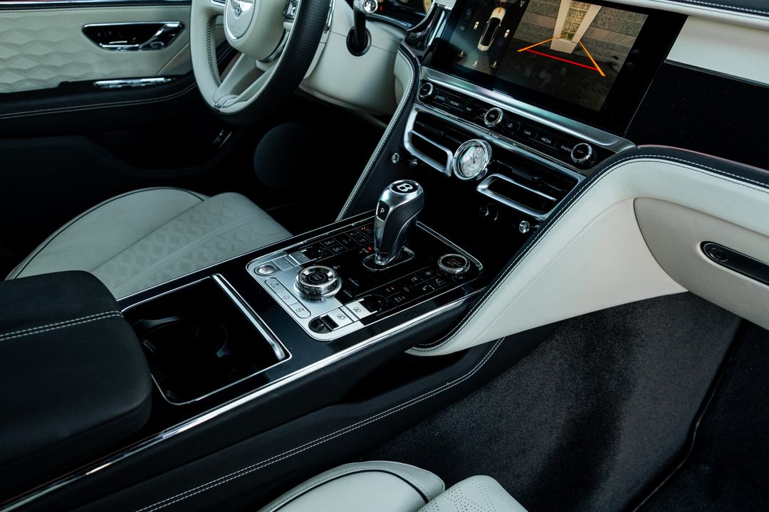 2025 Bentley Flying Spur