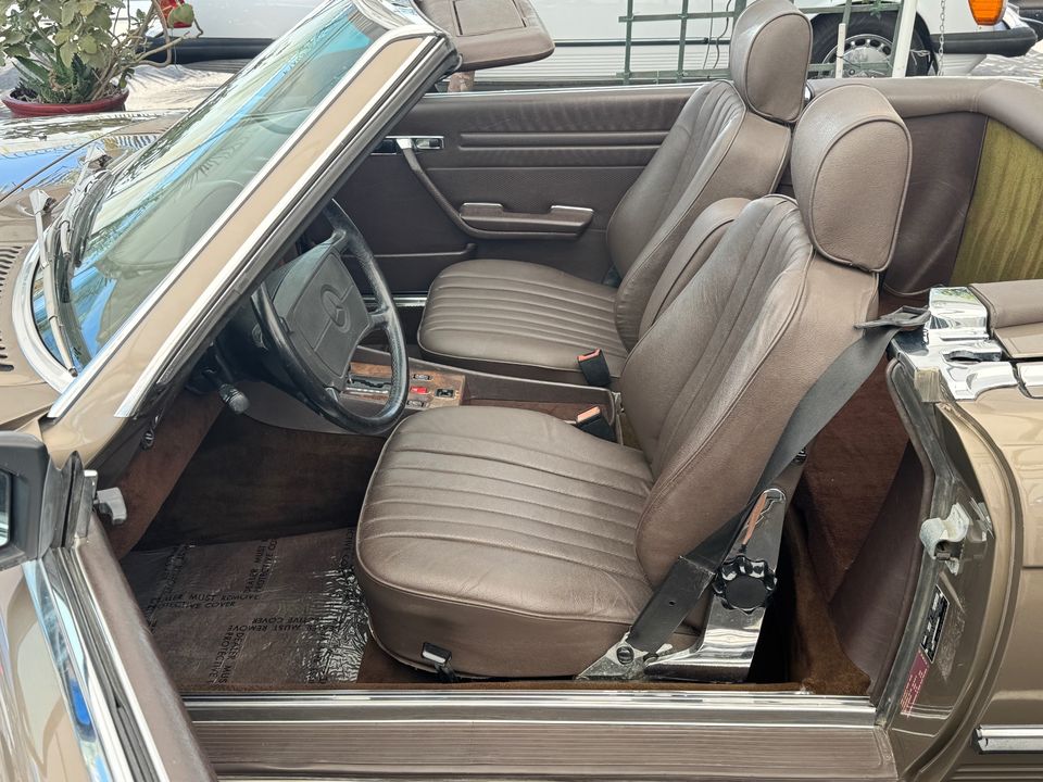 1987 Mercedes-Benz 560-Class