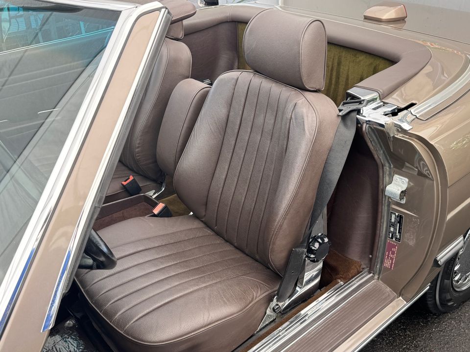 1987 Mercedes-Benz 560-Class