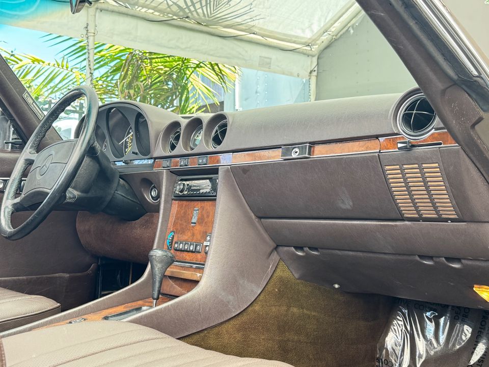 1987 Mercedes-Benz 560-Class