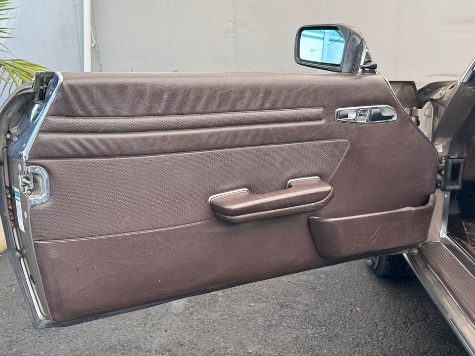 1987 Mercedes-Benz 560-Class