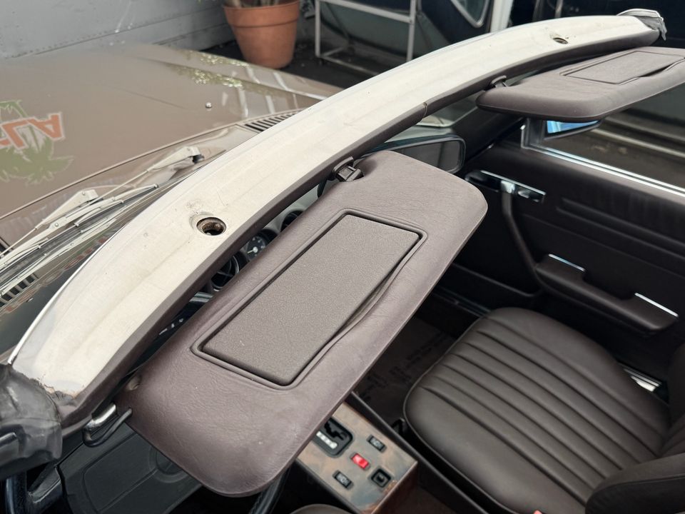 1987 Mercedes-Benz 560-Class