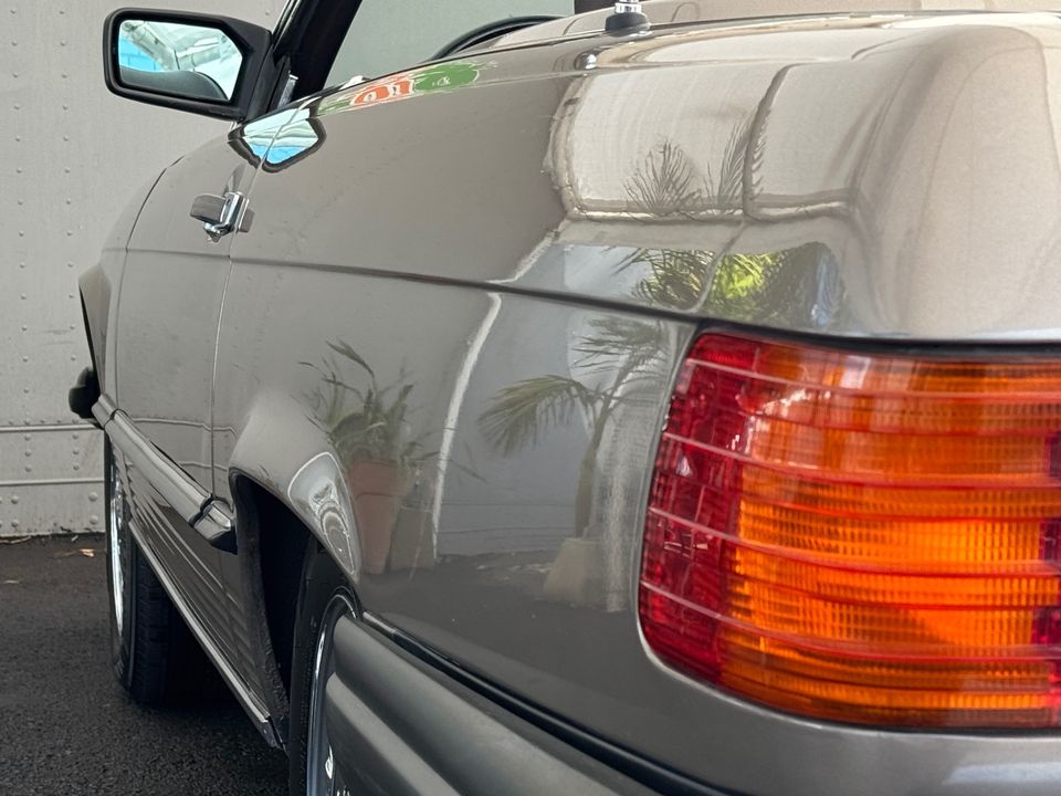 1987 Mercedes-Benz 560-Class