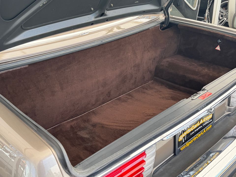 1987 Mercedes-Benz 560-Class