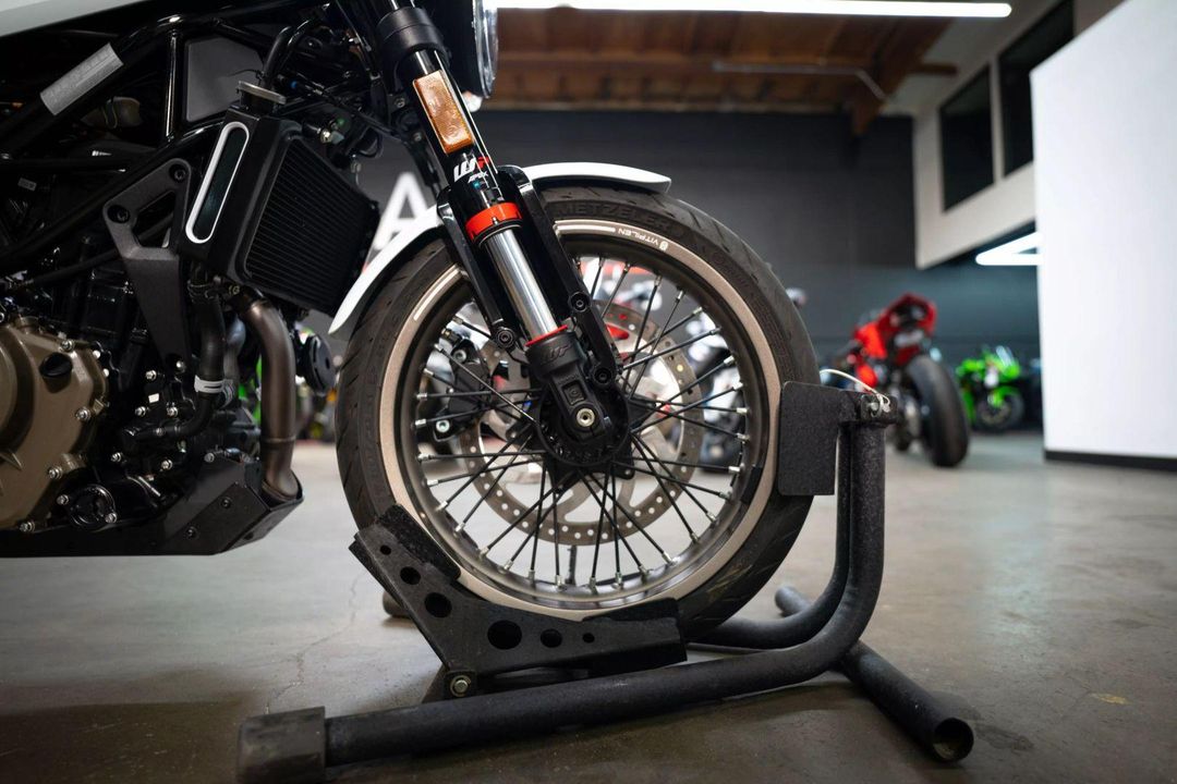 2023 Husqvarna Vitpilen 401