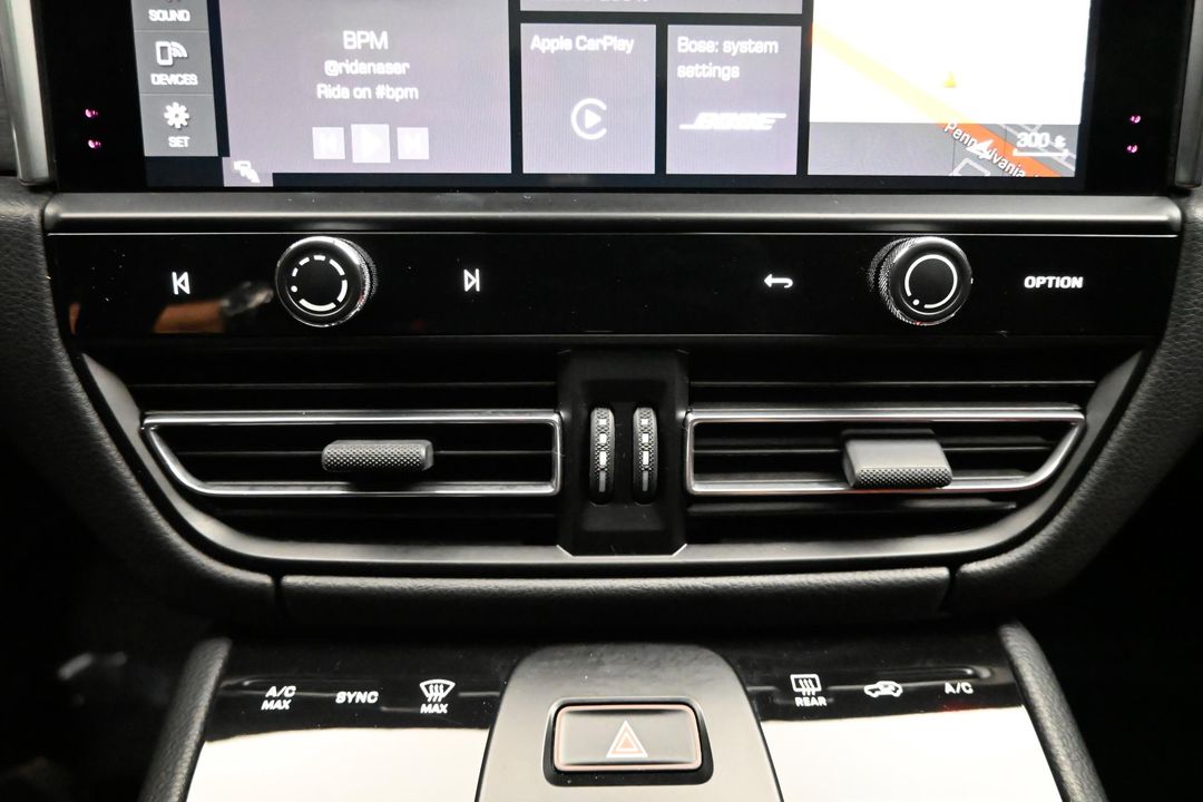 2023 Porsche Macan