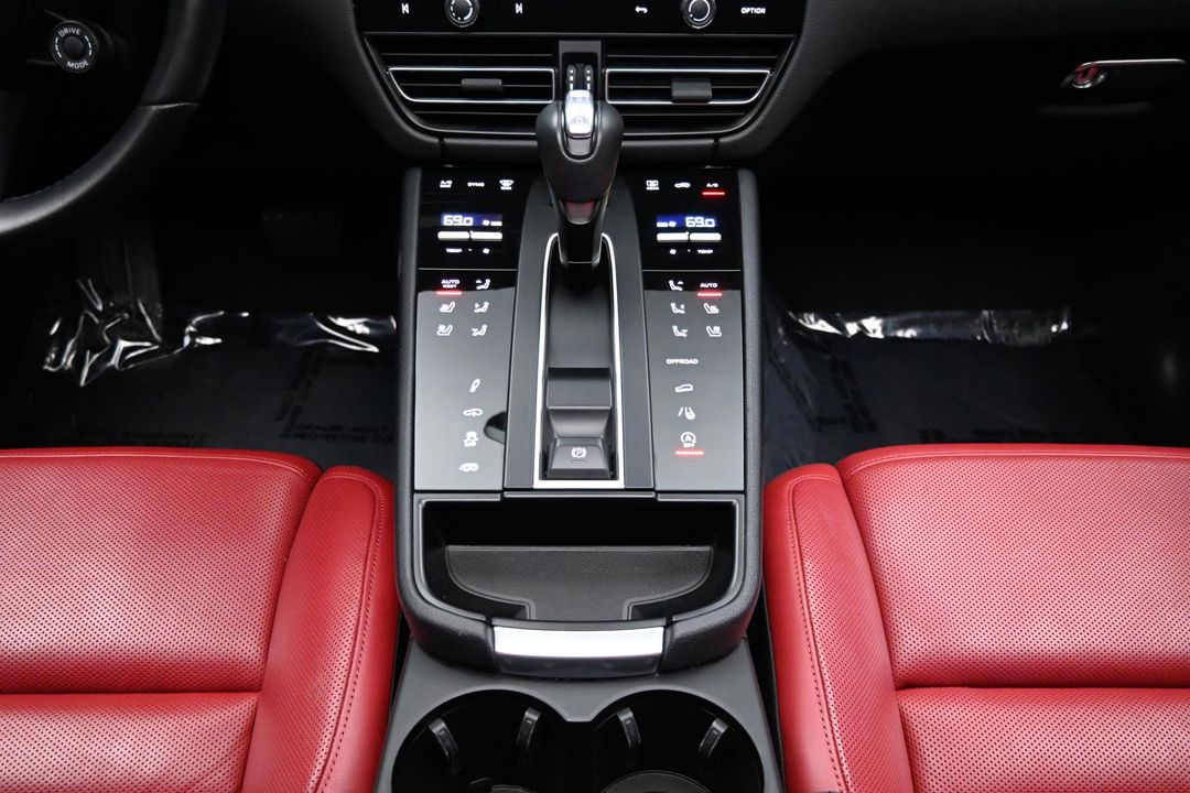 2023 Porsche Macan
