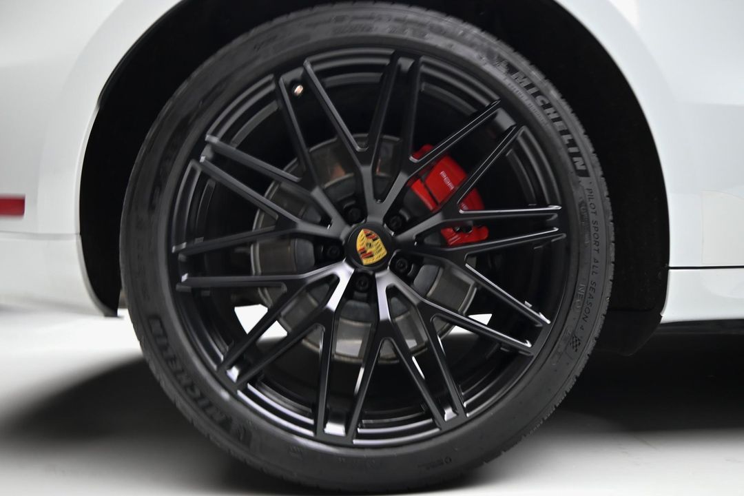 2023 Porsche Macan