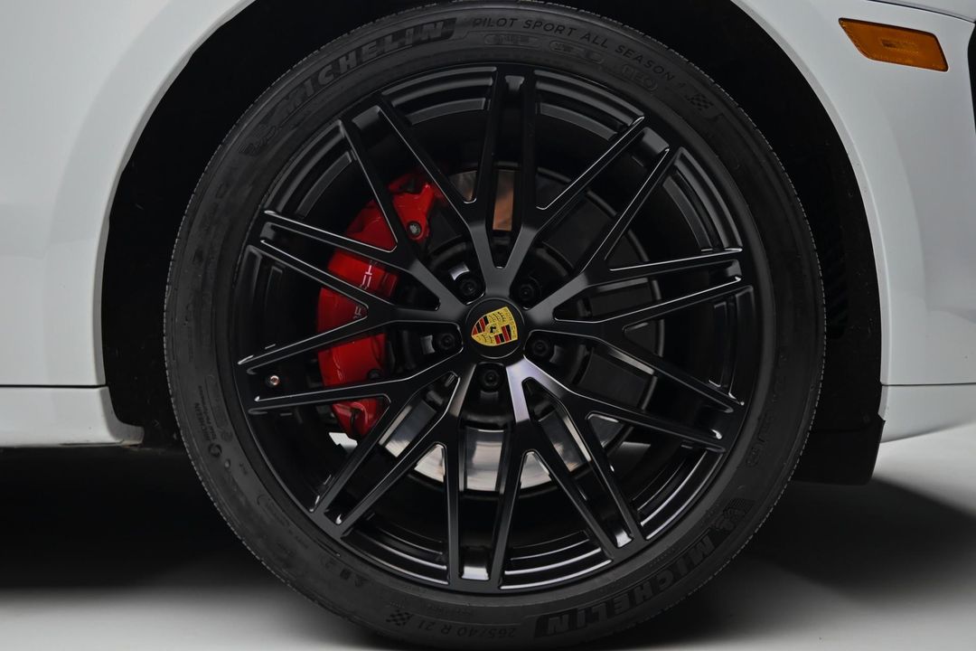 2023 Porsche Macan