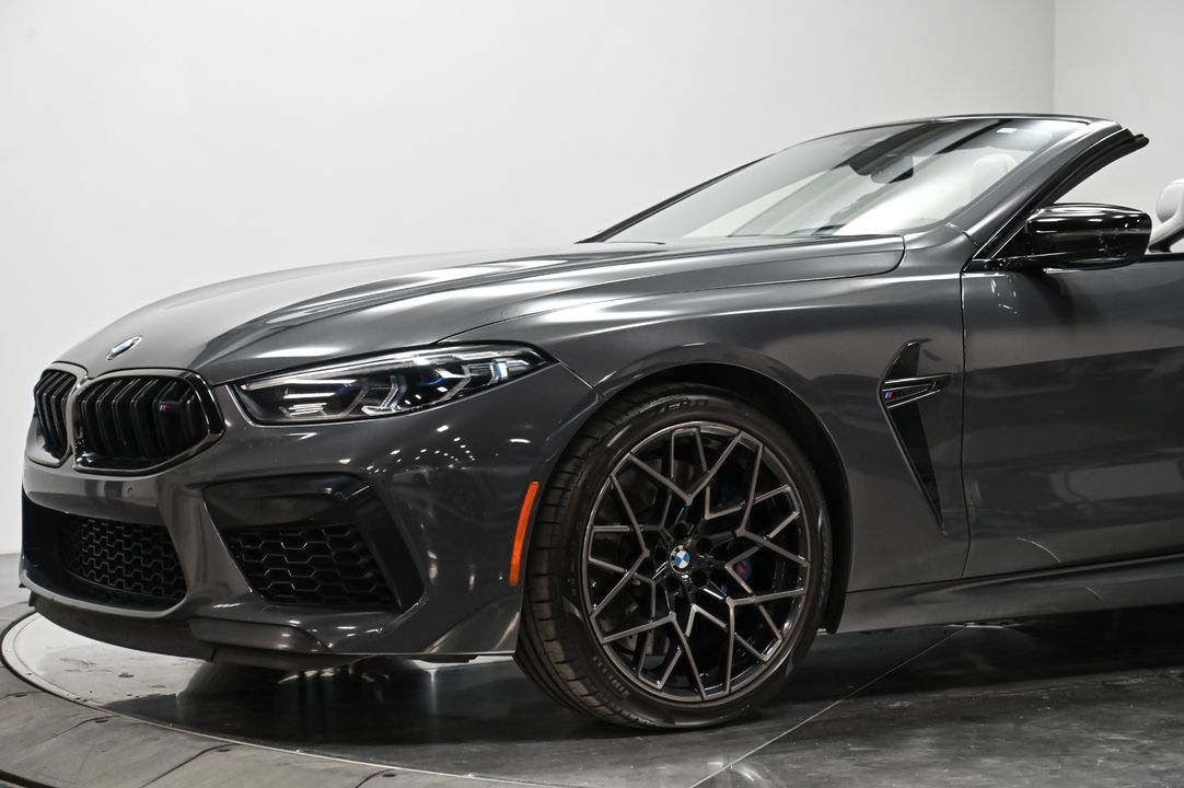 2022 BMW M8