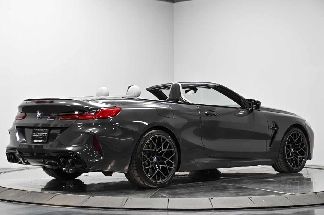 2022 BMW M8