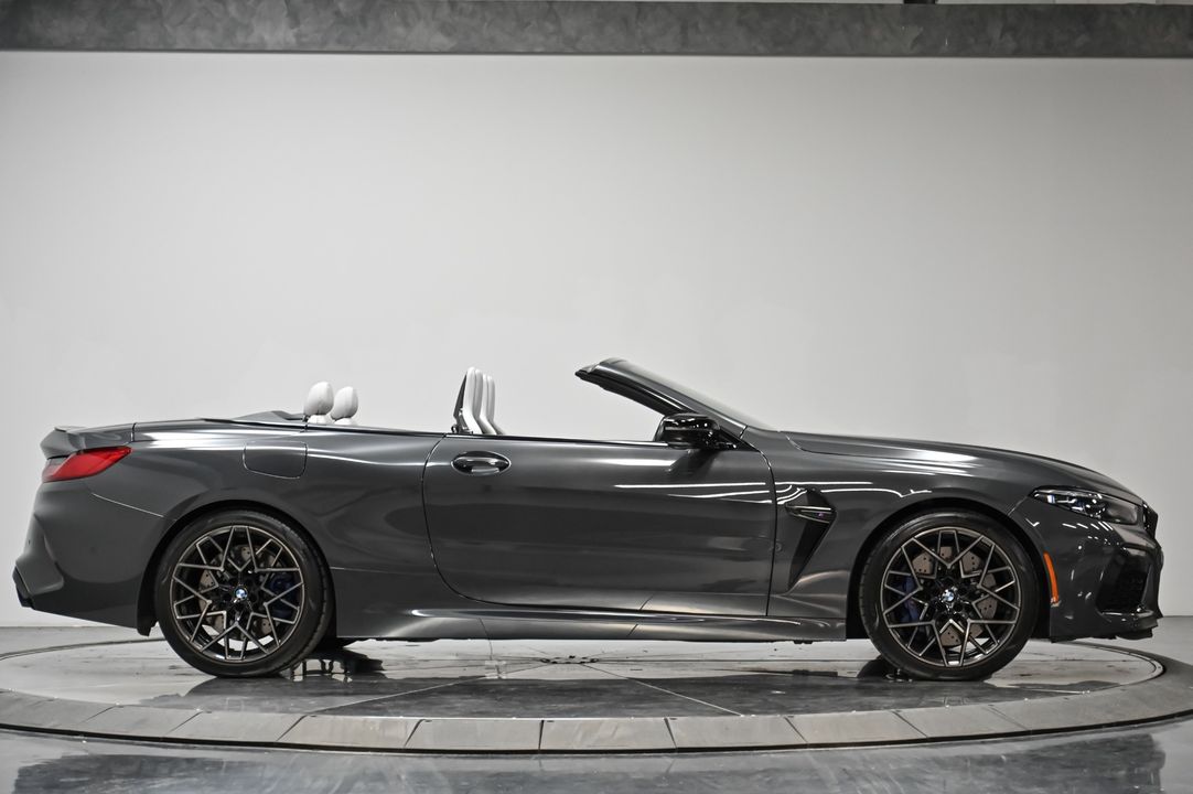 2022 BMW M8