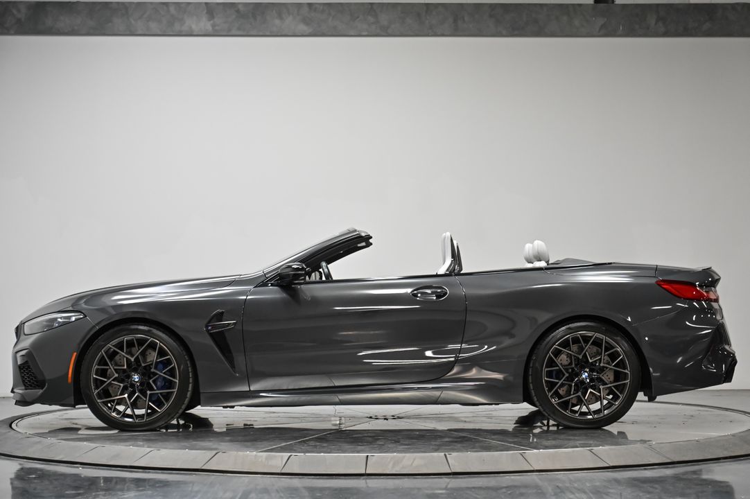 2022 BMW M8