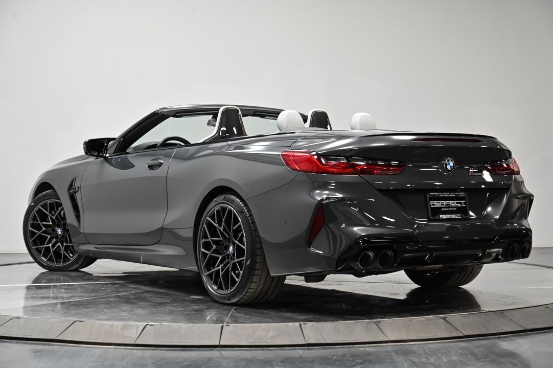 2022 BMW M8