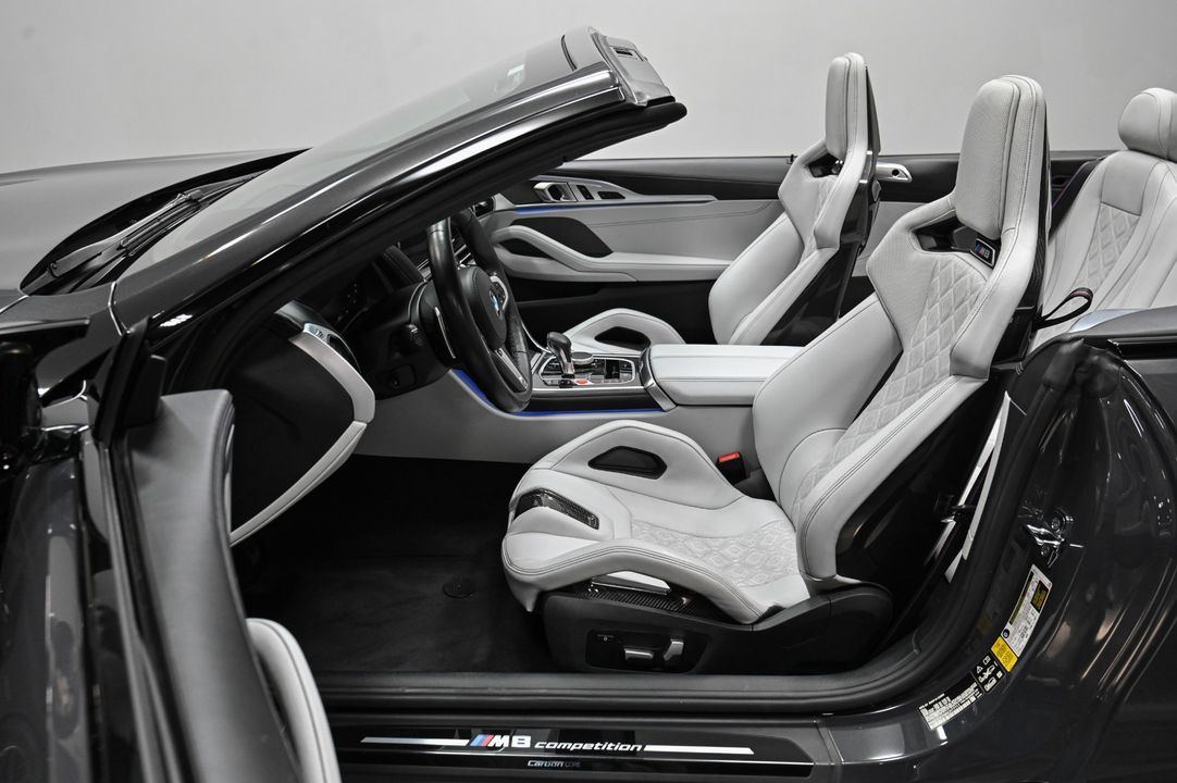 2022 BMW M8
