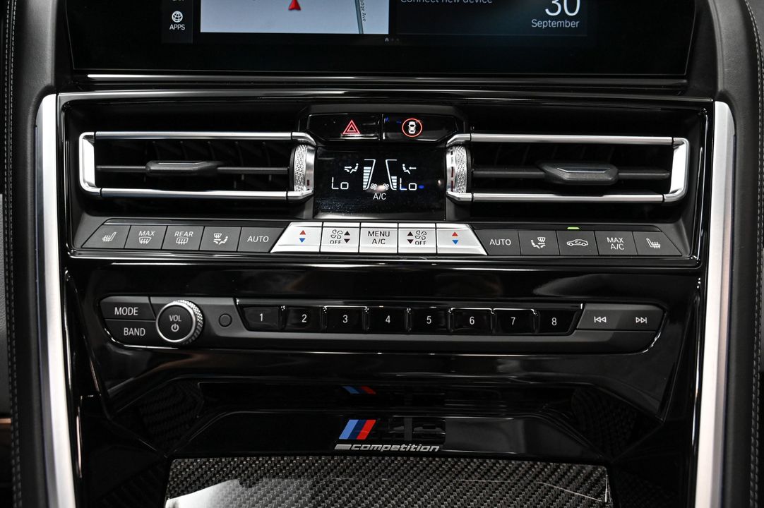 2022 BMW M8