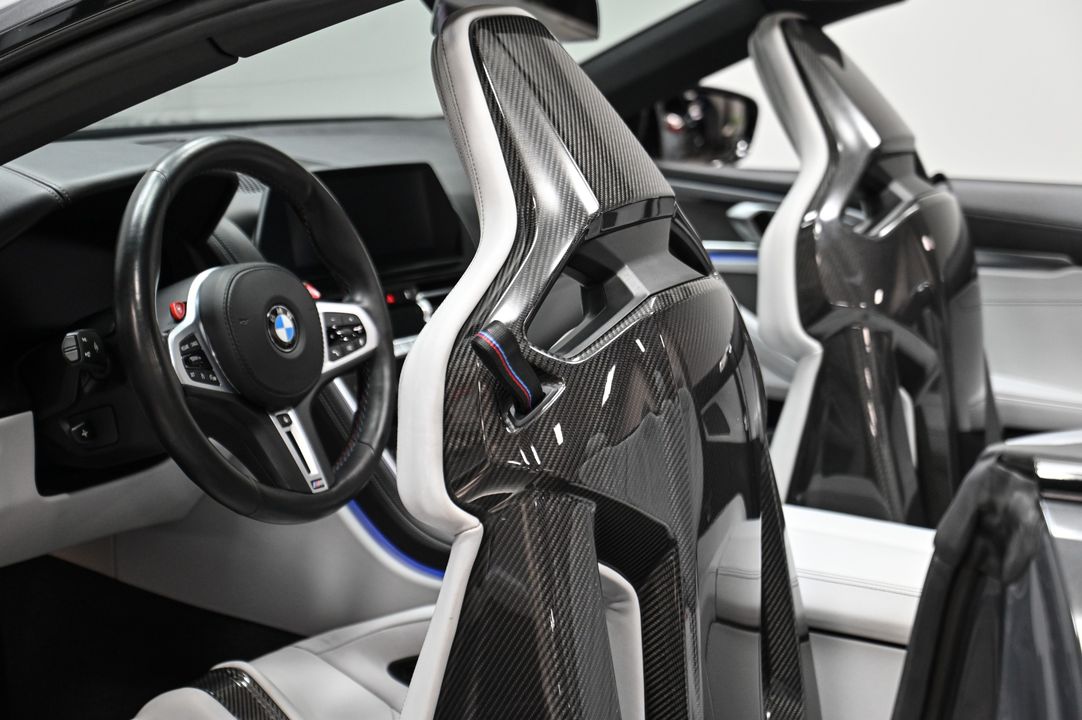 2022 BMW M8