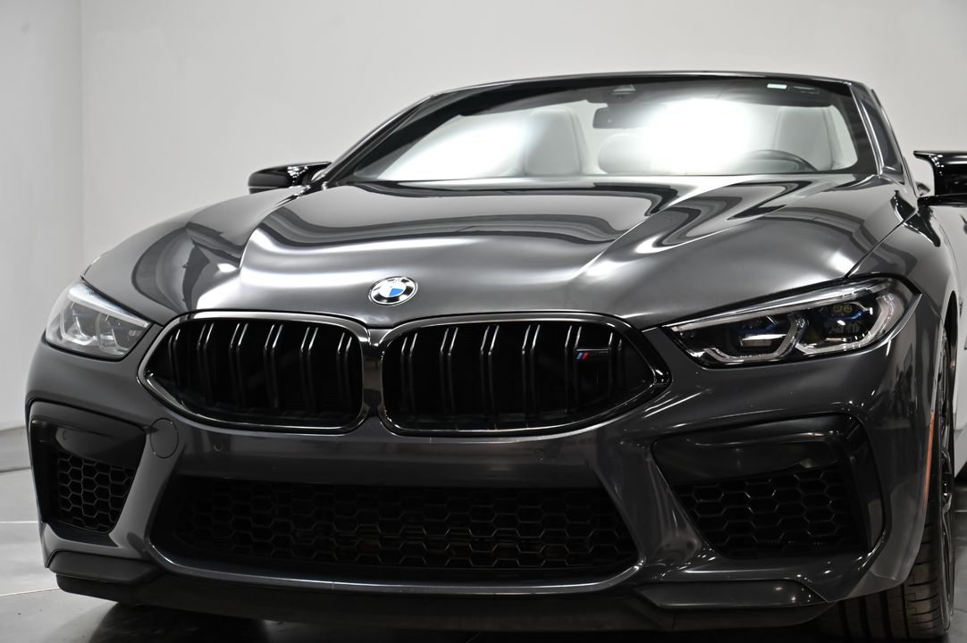 2022 BMW M8