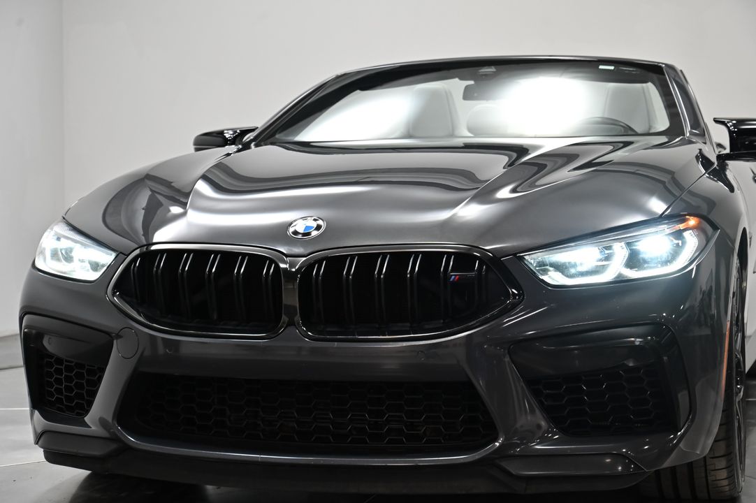 2022 BMW M8