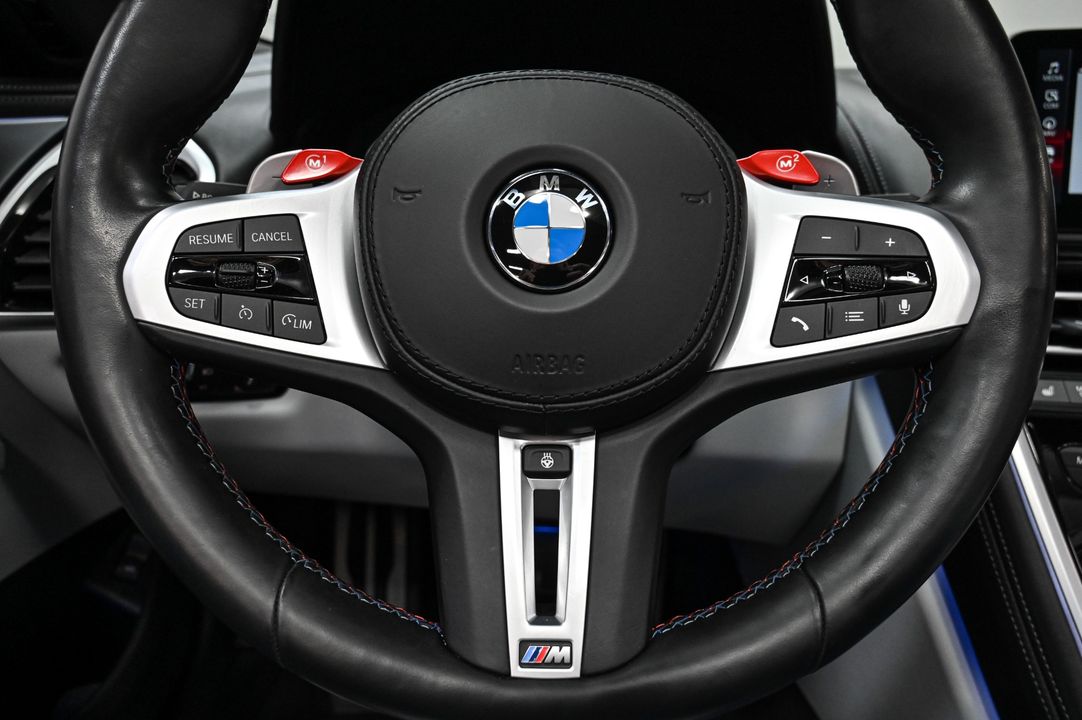 2022 BMW M8