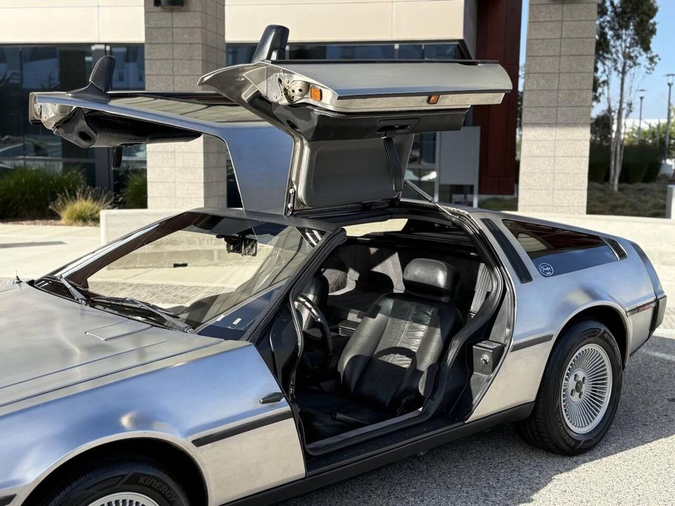 1981 DeLorean DMC-12