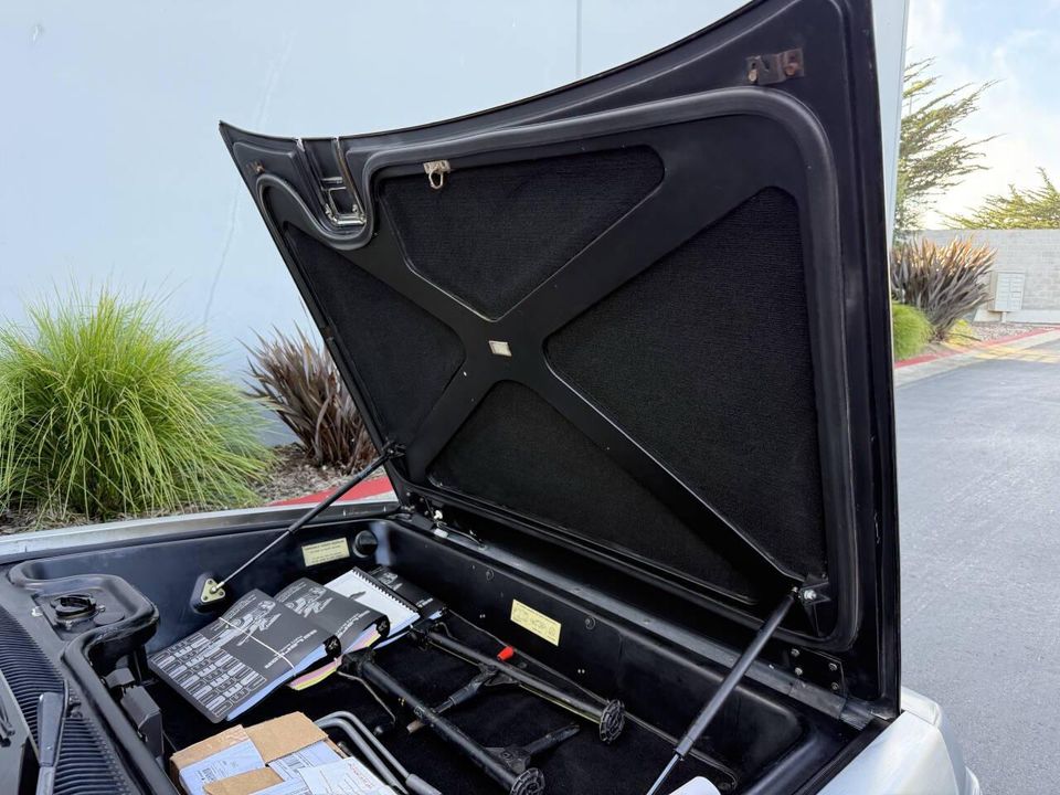 1981 DeLorean DMC-12