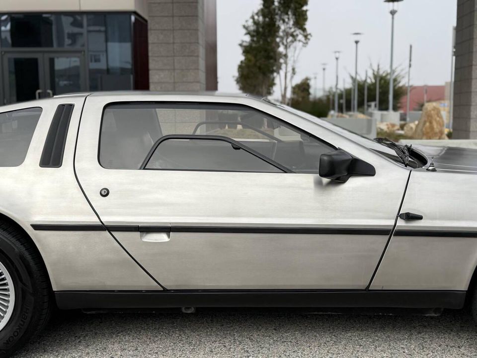 1981 DeLorean DMC-12