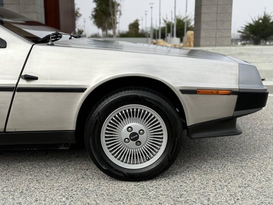 1981 DeLorean DMC-12