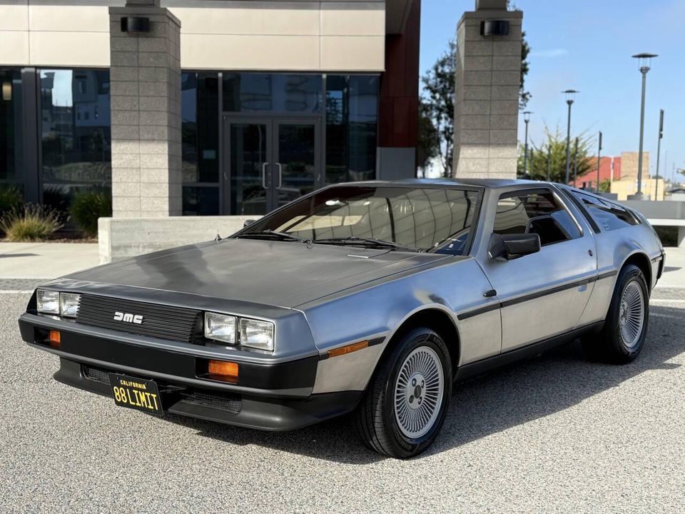 1981 DeLorean DMC-12