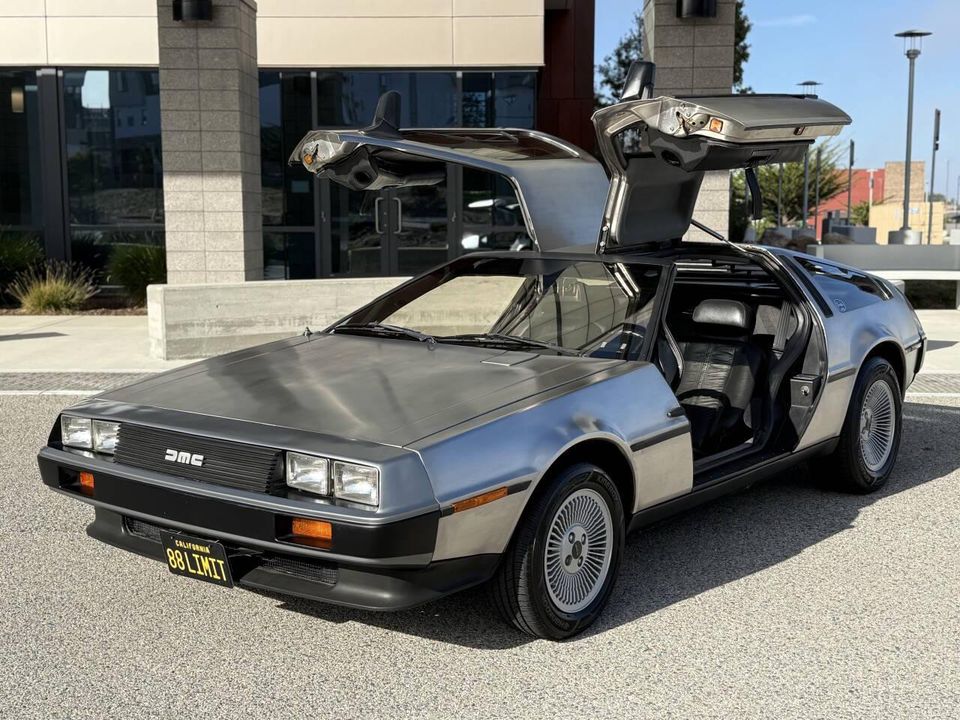 1981 DeLorean DMC-12