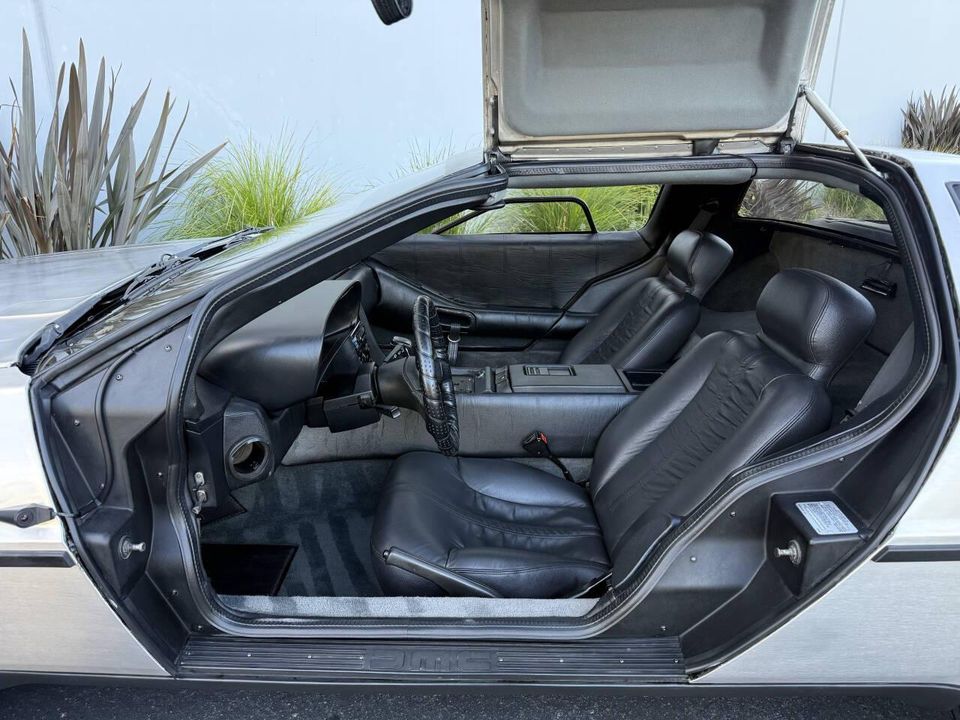 1981 DeLorean DMC-12