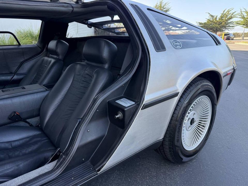 1981 DeLorean DMC-12