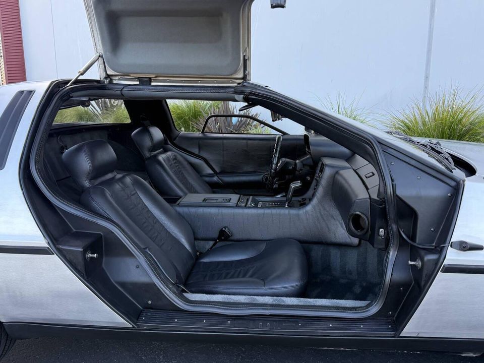 1981 DeLorean DMC-12