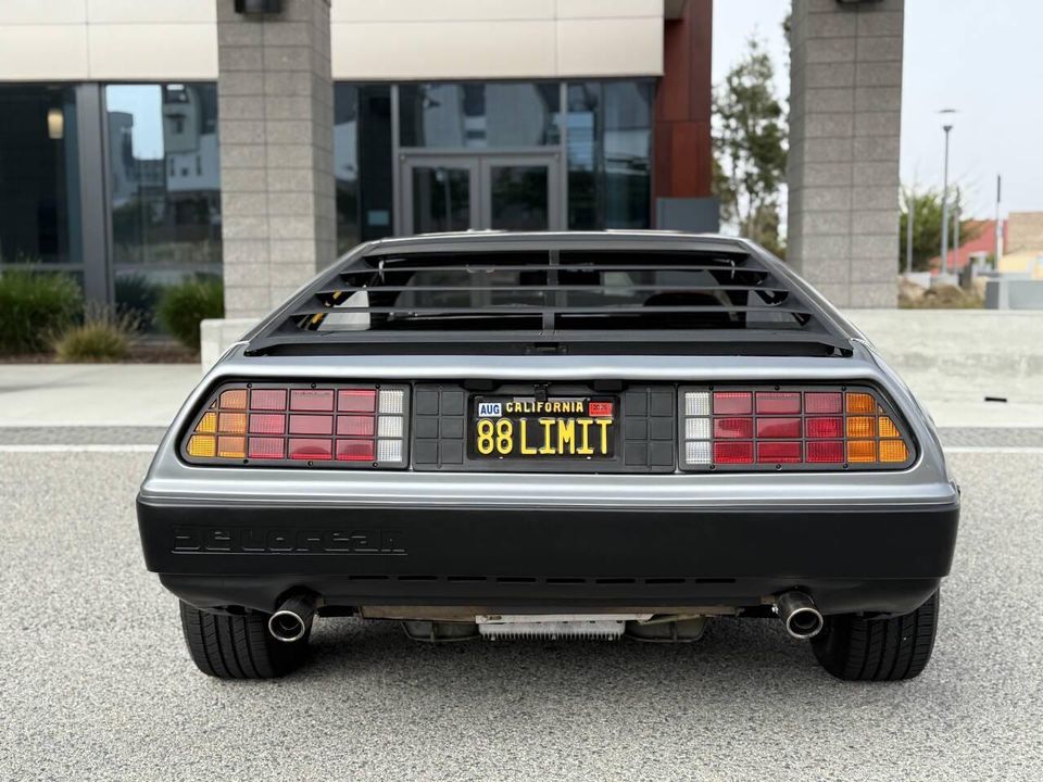 1981 DeLorean DMC-12
