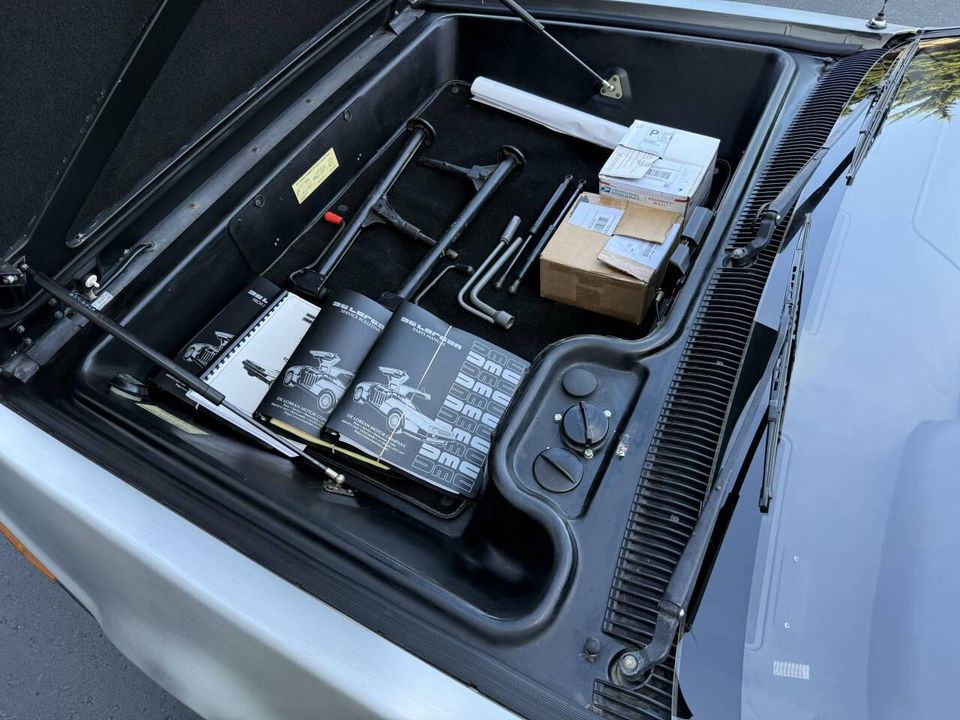 1981 DeLorean DMC-12