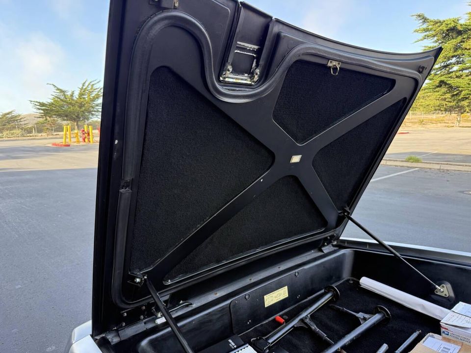 1981 DeLorean DMC-12