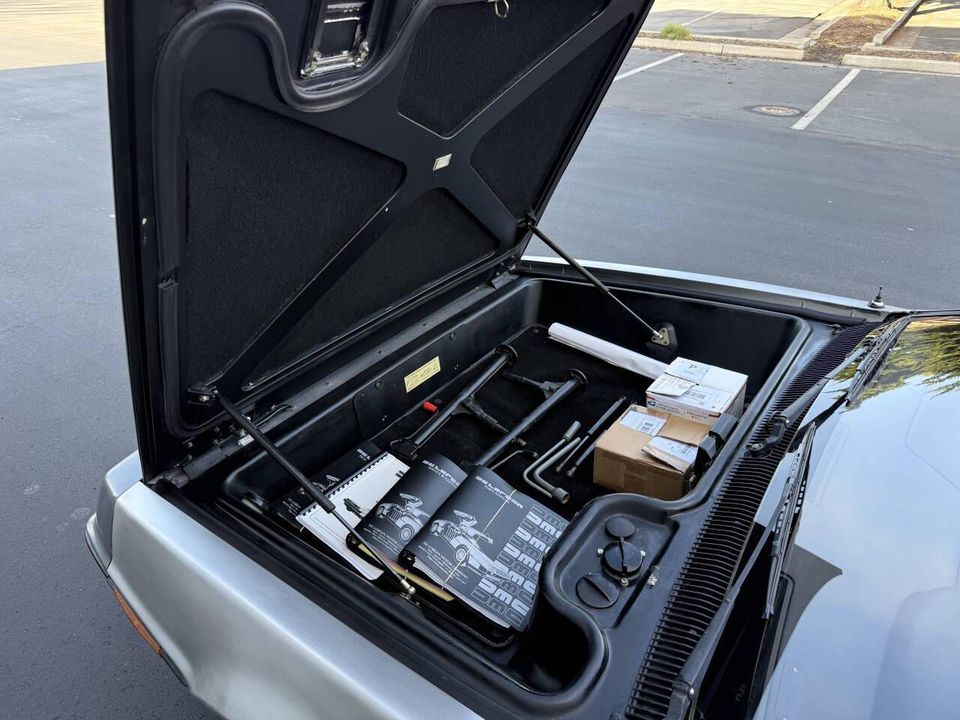 1981 DeLorean DMC-12