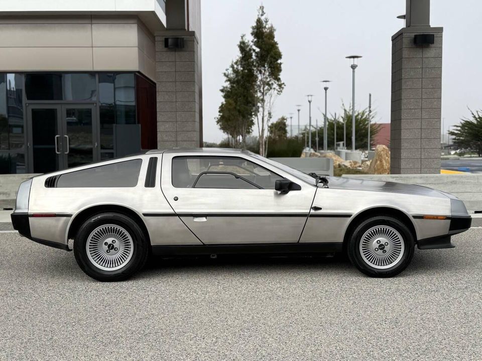 1981 DeLorean DMC-12
