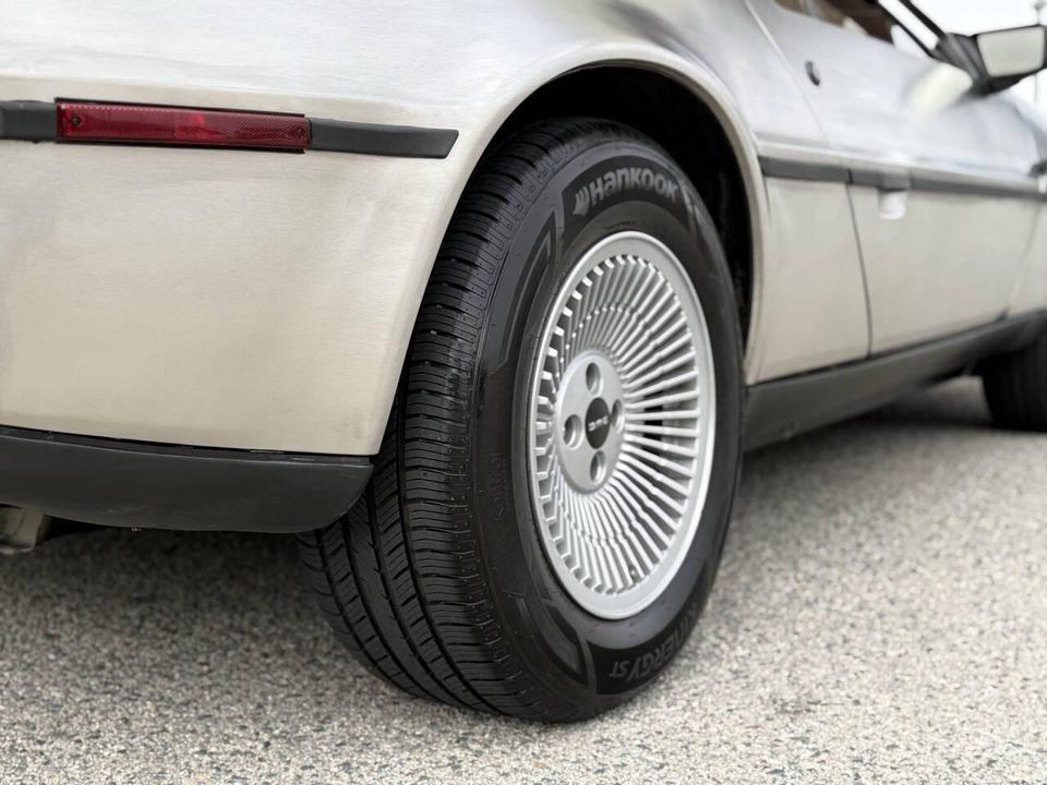 1981 DeLorean DMC-12
