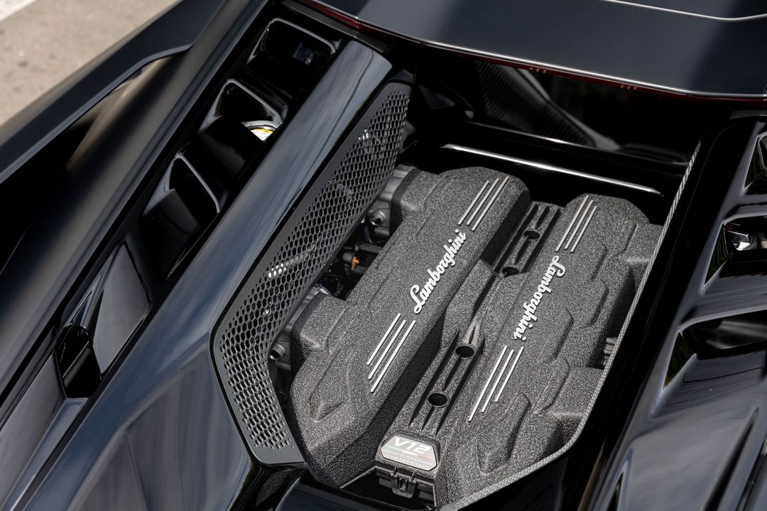 2024 Lamborghini Revuelto